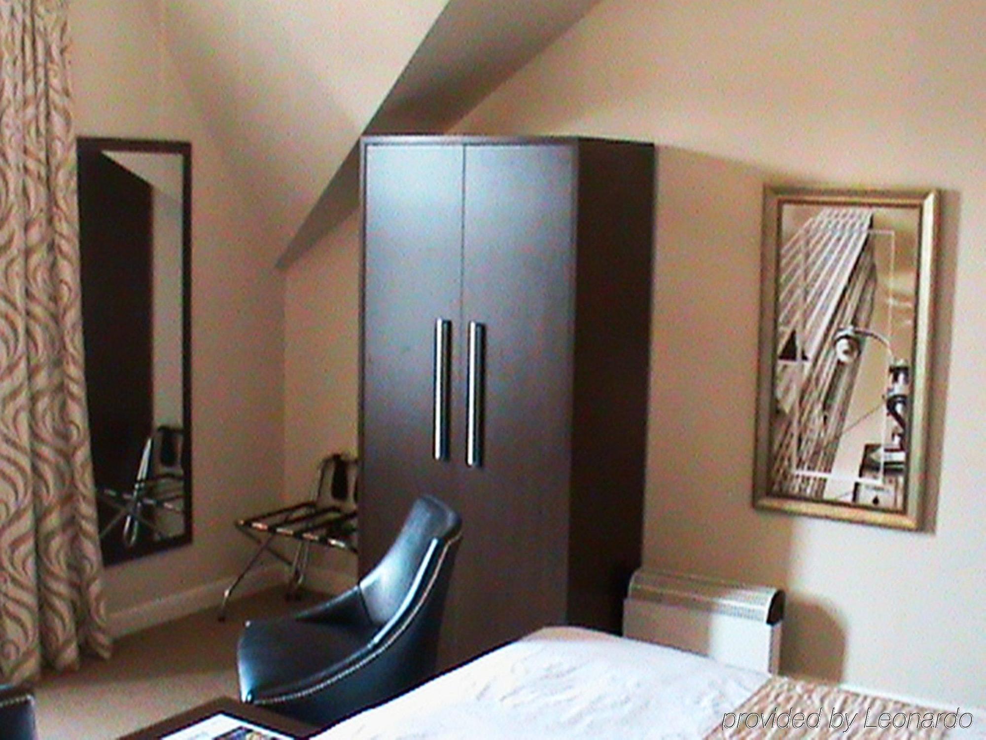 Number 10 Hotel Glasgow Room photo
